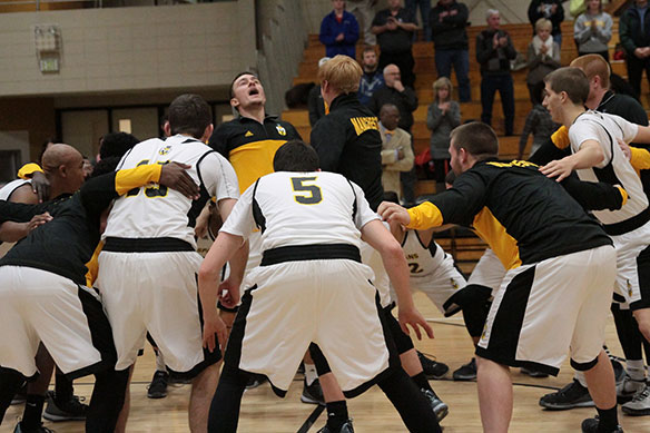 MBB_Huddle