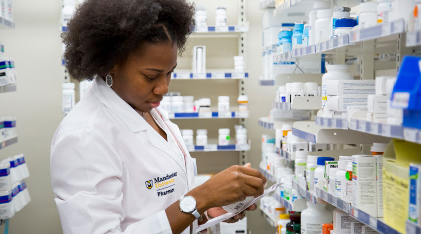 Earn a dual degree in Pharmacy and Pharmacogenomics