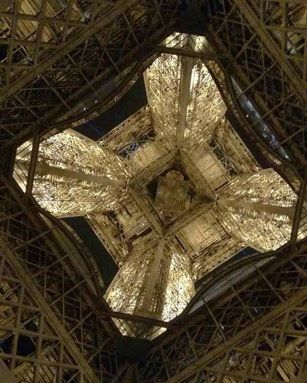 Paris Paris