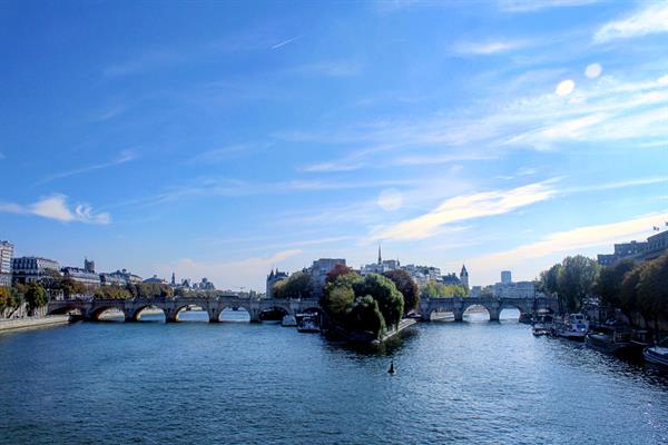 Paris Paris