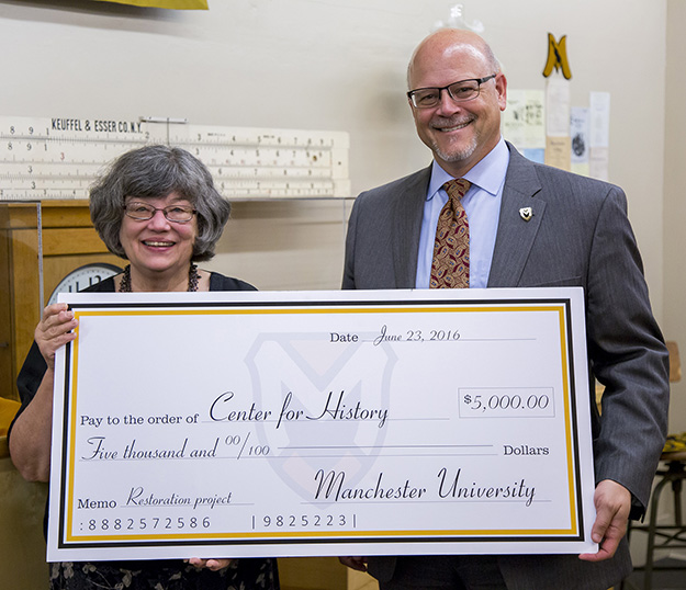 Check presentation at the Center for History