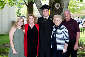 graduate-and-family