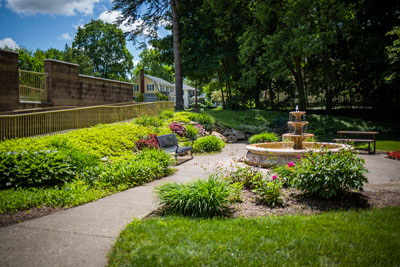 ManchesterUniversity-Summer-PeaceFountain-2-small