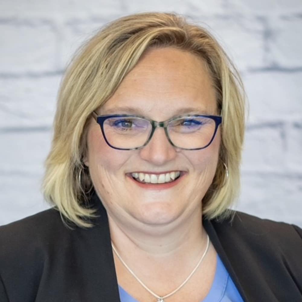 Jamie Barker Riedeman '99 ’00 MA