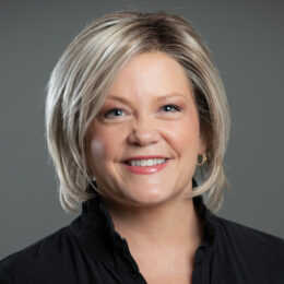 Kim Pike Headshot