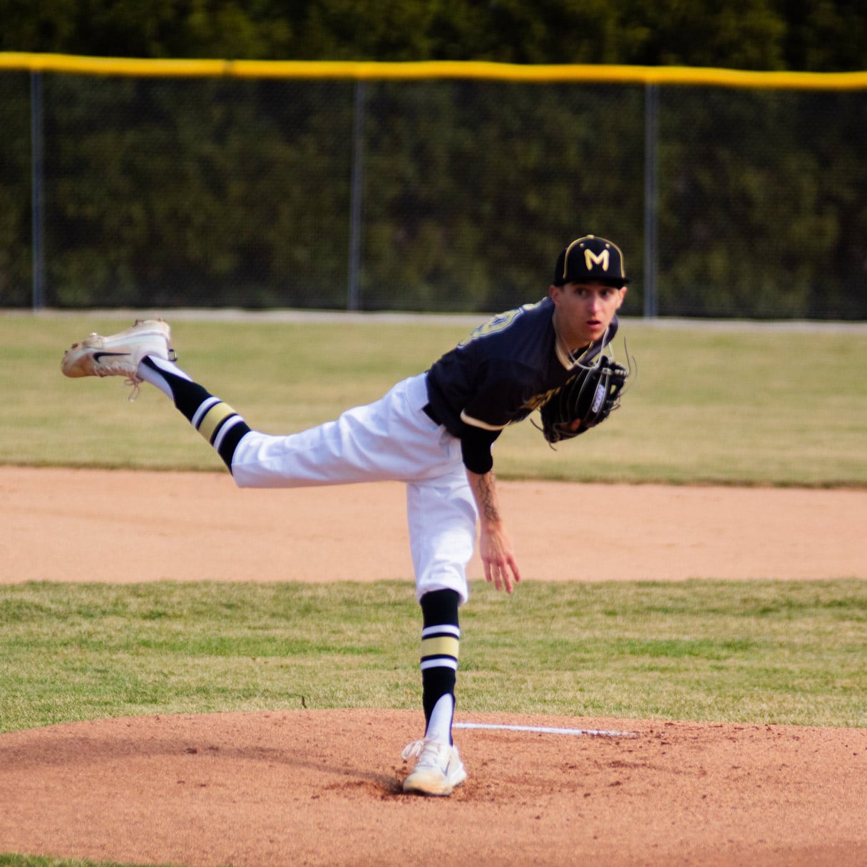 An image of the pitcher from head on